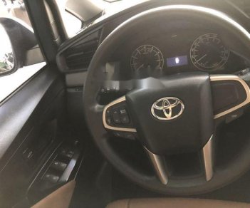 Toyota Innova 2016 - Bán ô tô Toyota Innova đời 2016, màu bạc, giá tốt
