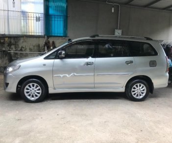 Toyota Innova 2.0E 2012 - Bán Toyota Innova 2.0E 2012, màu bạc