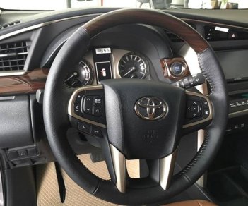 Toyota Innova 2.0V 2018 - Bán Toyota Innova 2.0V 2018 màu bạc - Hỗ trợ trả góp 90%, bảo hành chính hãng 3 năm/Hotline: 0898.16.8118