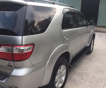 Toyota Fortuner G 2011 - cần bán Xe Fortuner G 2011 máy dầu màu bạc