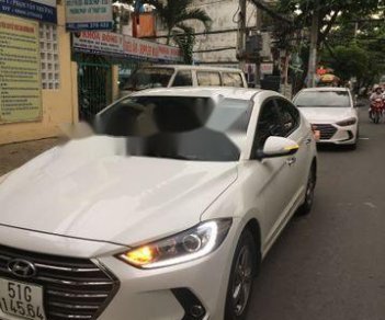 Hyundai Elantra 2018 - Bán Hyundai Elantra sản xuất 2018, màu trắng  