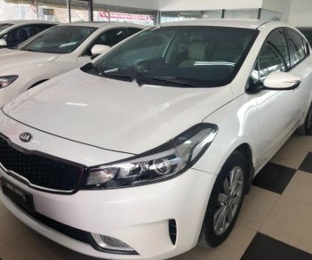 Kia Cerato 1.6 MT 2017 - Bán Kia Cerato 1.6 MT đời 2017, màu trắng  