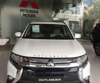 Mitsubishi Outlander 2.4 Premium 2018 - Bán Mitsubishi Outlander 2.4 CVT Premium đời 2018, màu trắng