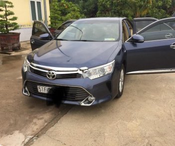 Toyota Camry 2016 - Bán xe Toyota Camry đời 2016, màu xanh lam chính chủ