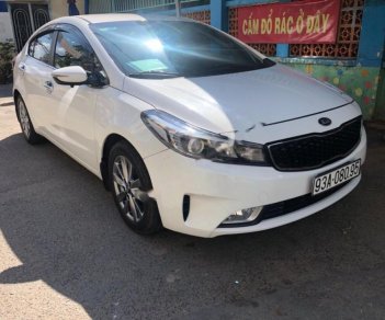 Kia Cerato 1.6 MT 2016 - Cần bán lại xe Kia Cerato 1.6 MT năm sản xuất 2016, màu trắng 