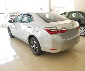 Toyota Corolla altis 2.0V Luxury 2018 - Bán Toyota Corolla Altis 2.0V Luxury đời 2017 - màu bạc - Hỗ trợ trả góp 90%, bảo hành chính hãng 3 năm/Hotline: 0898.16.8118