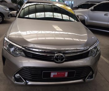 Toyota Camry 2.5Q 2015 - Bán ô tô Toyota Camry 2.5Q năm sản xuất 2015, màu vàng cát