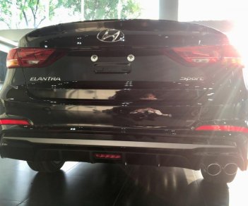 Hyundai Elantra 1.6 MT 2018 - Bán Hyundai Elantra 2018, chỉ từ 560tr, lấy xe ngay chỉ cần 130tr, hỗ trợ vay ngân hàng 90%. LH: 0939.617.271