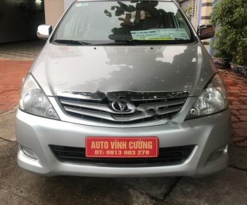 Toyota Innova G 2010 - Cần bán Toyota Innova G 2010, màu bạc