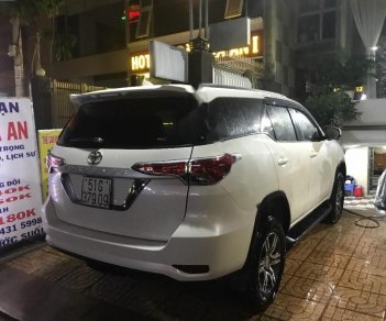 Toyota Fortuner 2017 - Bán xe Toyota Fortuner năm sản xuất 2017, màu trắng, xe nhập mới chạy 11.000km