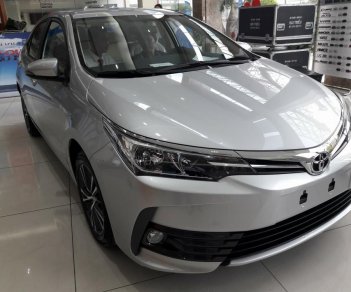 Toyota Corolla altis 1.8 E 2018 - Bán xe Toyota Corolla Altis 1.8 E đời 2018, trả trước 215tr nhận xe, hỗ trợ vay với lãi suất ưu đãi. LH 0907680578