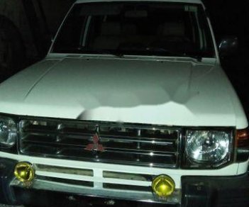 Mitsubishi Pajero 2000 - Cần bán Mitsubishi Pajero đời 2000, màu trắng, giá 210tr