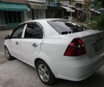 Chevrolet Aveo 2015 - Cần bán Chevrolet Aveo năm 2015, màu trắng còn mới, 308 triệu