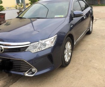 Toyota Camry 2016 - Bán xe Toyota Camry đời 2016, màu xanh lam chính chủ