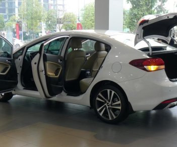 Kia Cerato AT 1.6 2018 - Bán Kia Cerato - hỗ trợ vay trả góp 90% giá trị xe - LH: 0986530504