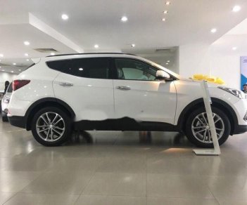 Hyundai Santa Fe 2018 - Cần bán xe Hyundai Santa Fe năm 2018, màu trắng, giá tốt