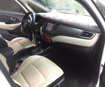 Kia Rondo 2017 - Cần bán xe Kia Rondo 2017 số tự động, máy xăng, màu trắng cực đẹp