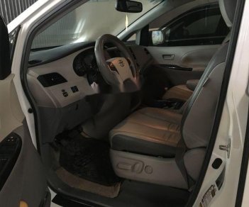 Toyota Sienna   2011 - Bán xe Toyota Sienna năm sản xuất 2011, màu trắng  