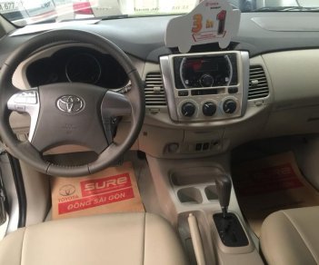 Toyota Innova 2015 - Bán Innova số tự động, đời 2015, màu bạc, giá thương lượng