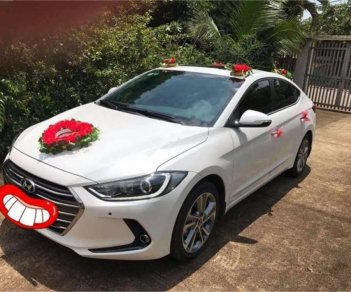 Hyundai Elantra 2.0 AT 2017 - Bán Hyundai Elantra 2.0 AT đời 2017, màu trắng chính chủ