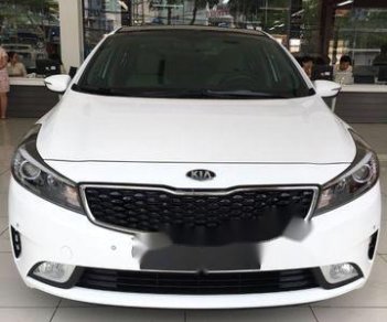 Kia Cerato  1.6 AT  2018 - Bán Kia Cerato 1.6 AT đời 2018, màu trắng. LH 0906969445