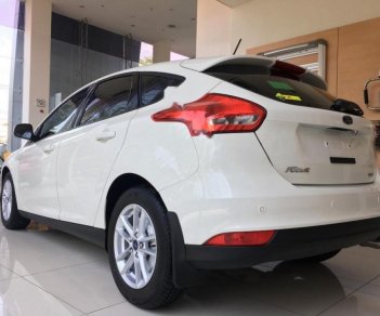 Ford Focus Trend 1.5L 2018 - Bán Ford Focus Trend 1.5L 2018, màu trắng, 579 triệu