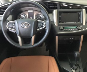 Toyota Innova 2.0G 2018 - Bán Toyota Innova 2.0G 2018 màu bạc - Hỗ trợ trả góp 90%, bảo hành chính hãng 3 năm/Hotline: 0898.16.8118