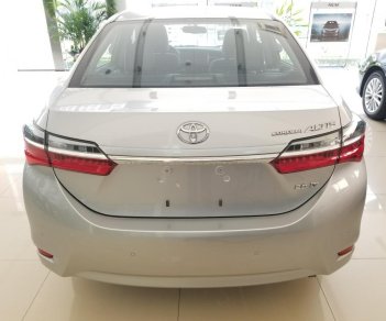Toyota Corolla altis 2.0V Luxury 2018 - Bán Toyota Corolla Altis 2.0V Luxury đời 2017 - màu bạc - Hỗ trợ trả góp 90%, bảo hành chính hãng 3 năm/Hotline: 0898.16.8118