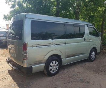 Toyota Hiace 2.5 2005 - Cần bán Toyota Hiace 2.5 sản xuất 2005, màu xanh lam, giá tốt