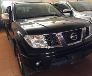 Nissan Navara LE 2.5MT 4WD 2013 - Bán ô tô Nissan Navara LE 2.5MT 4WD đời 2013, màu đen, xe nhập chính chủ