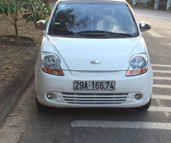 Chevrolet Spark 2011 - Bán Spark đời 2011, trắng, siêu tiết kiệm xăng