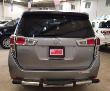 Toyota Innova 2.0E 2016 - Cần bán xe Toyota Innova 2.0E sản xuất 2016, màu bạc