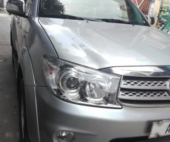 Toyota Fortuner 2009 - Bán Fortuner 2009 2 cầu máy xăng, xe gia đình