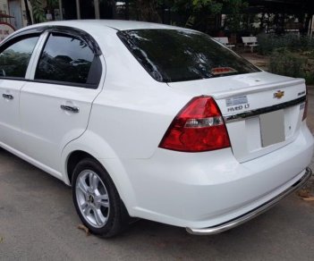 Chevrolet Aveo LT 2017 - Bán xe Chevrolet Aveo LT 2017 màu trắng, xe mới mua còn như hãng