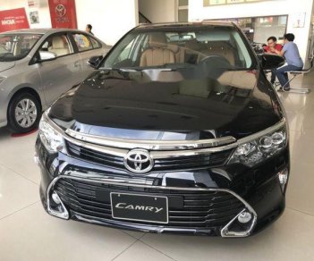 Toyota Camry 2.0E 2018 - Bán Toyota Camry đời 2018, màu đen