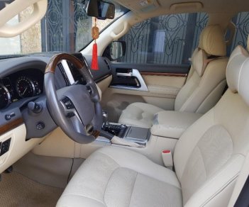 Toyota Land Cruiser VX V8 2015 - Cần bán Toyota Land Cruiser VX V8 năm 2015, màu đen, xe nhập chính chủ