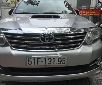 Toyota Fortuner 2015 - Cần bán lại xe Toyota Fortuner sản xuất 2015, màu bạc, giá chỉ 850 triệu