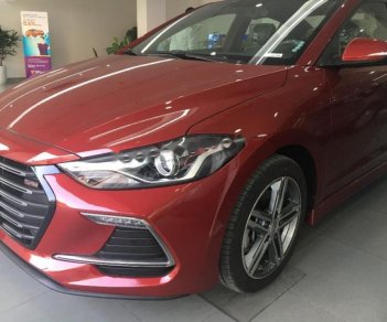 Hyundai Elantra 2018 - Bán Hyundai Elantra sản xuất 2018, màu đỏ