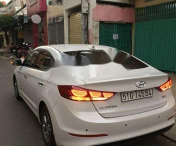 Hyundai Elantra 2018 - Bán Hyundai Elantra sản xuất 2018, màu trắng  