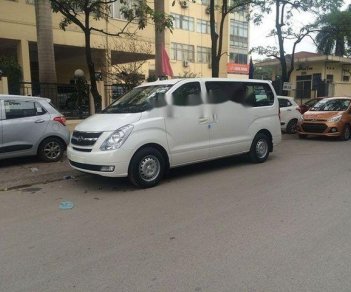 Hyundai Starex 2016 - Cần bán xe Hyundai Starex năm sản xuất 2016, màu trắng, 9 chỗ máy xăng