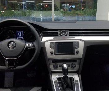 Volkswagen Passat 2017 - Bán xe Volkswagen Passat Blue Motion nhập khẩu, hỗ trợ trả góp 80% giá trị xe