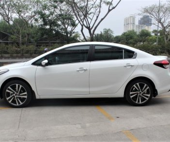 Kia Cerato  1.6 SMT 2018 - Bán Kia Cerato SMT, máy 1.6, số sàn, giá rẻ cho khách hàng muốn kinh doanh dịch vụ. LH: 0938.900.433