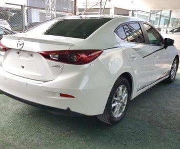 Mazda 3 2017 - Cần bán gấp Mazda 3 đời 2017, màu trắng, 655 triệu