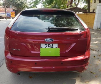 Ford Focus 1.8AT  2011 - Bán xe Ford Focus năm sản xuất 2011, màu đỏ