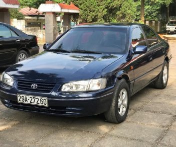 Toyota Camry 2.2 MT 1998 - Bán Toyota Camry 2.2 MT sản xuất năm 1998, màu xanh lam, nhập khẩu, giá tốt