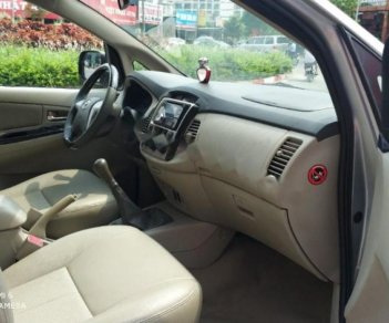 Toyota Innova MT 2014 - Cần bán Toyota Innova MT sản xuất năm 2014, màu bạc, nhập khẩu chính chủ