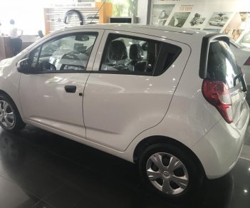 Chevrolet Spark LS 2018 - Bán Spark LS. Hỗ trợ thêm cho khách hàng, đăng ký chạy Grab khí đạt được 70 cuốc