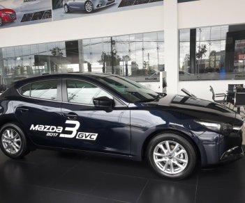 Mazda 3 2018 - Bán xe Mazda 3 hatchback năm sản xuất 2018, xe giao ngay, trả trước từ 186 triệu, LH 0932326725