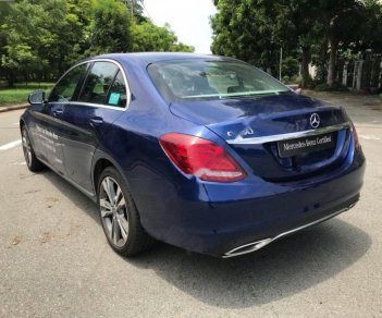 Mercedes-Benz C class 2017 - Bán xe Mercedes năm sản xuất 2017, màu xanh lam như mới