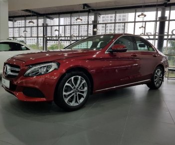 Mercedes-Benz C class C200 2018 - Cần bán xe Mercedes C200 đời 2018, màu đỏ